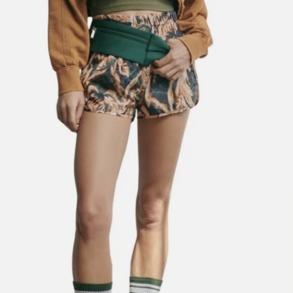 Free Peope "the way home" athletic shorts - Picture 2 of 10